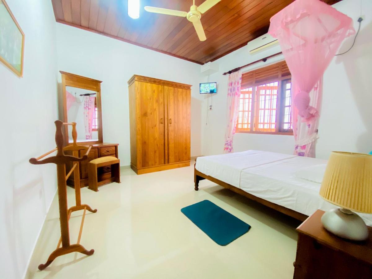 Lumbini Villa Bentota Exterior photo